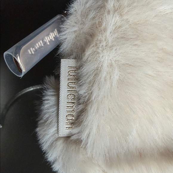 🆕 LULULEMON Everywhere Belt Bag Plush Fleece *Rhinestone Logo! NEW Ivory/Gold - Picture 11 of 17